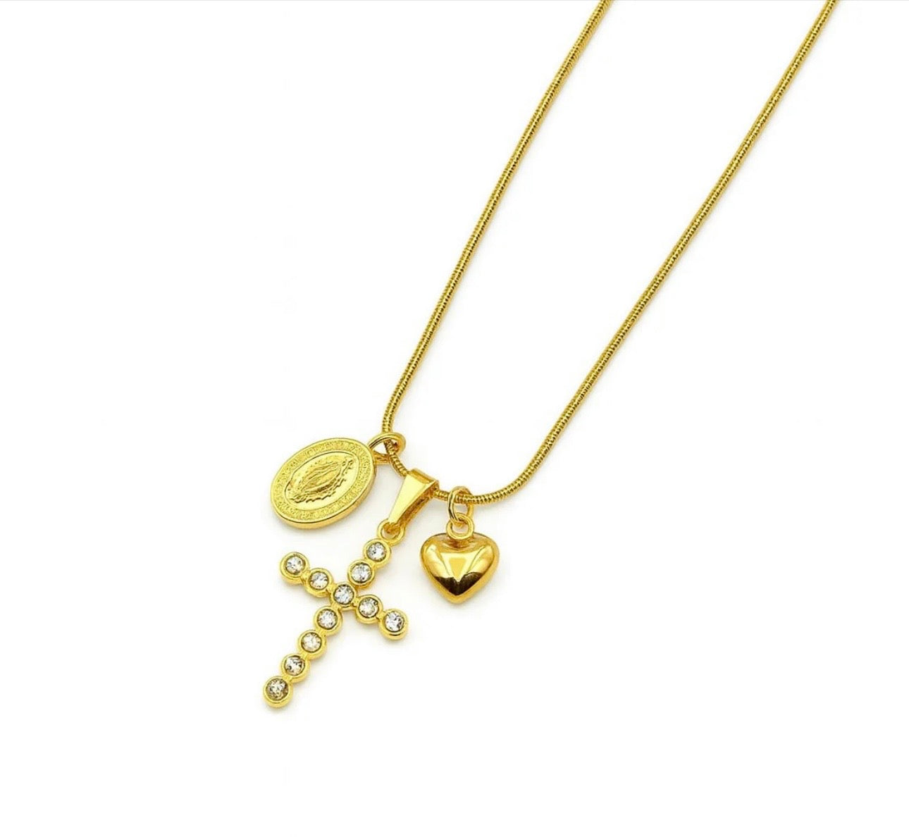 Collana con croce e charms