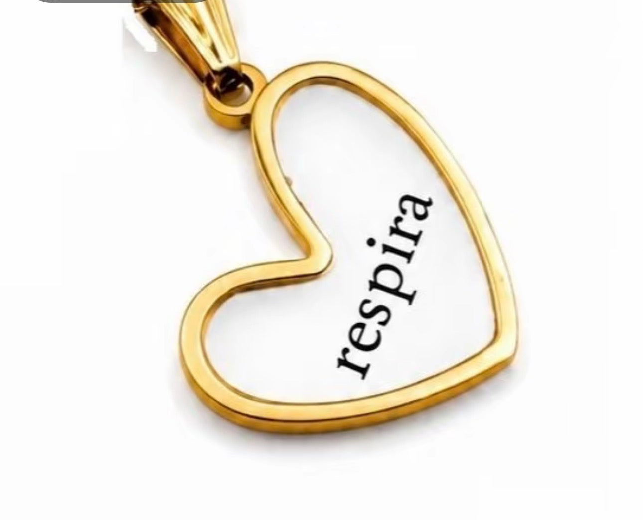 Charm “respira”