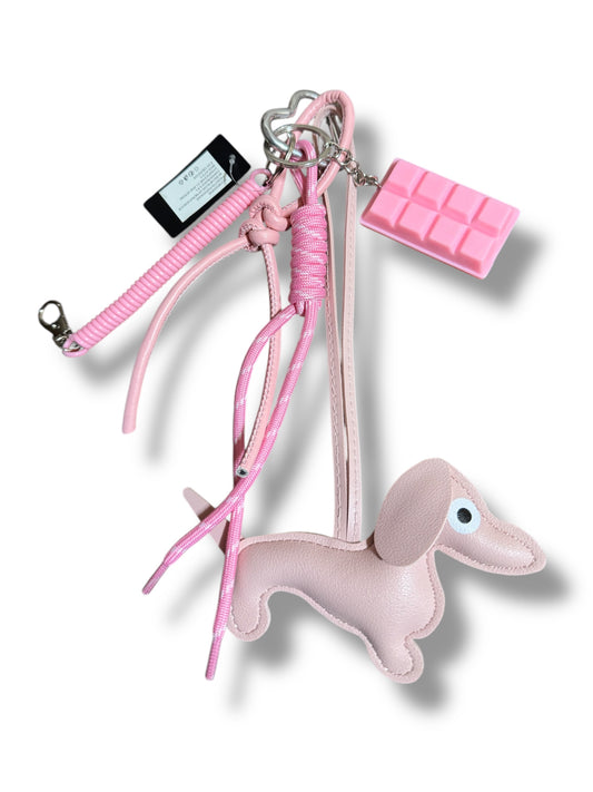 Charm Bassotto Pink